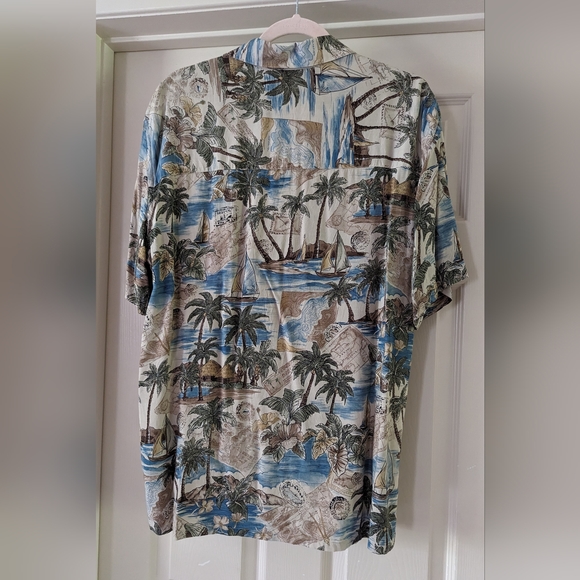 Island Shores Men's Rayon Size Medium Button Up Hawaiian Top Unique Buttons - Picture 2 of 5